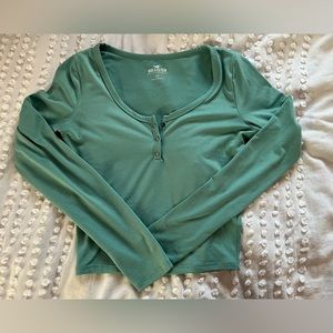 Hollister cropped tee